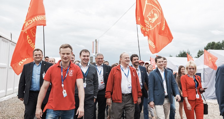 Каркасные палатки типа М-30 в палаточном городке «Территории смыслов»