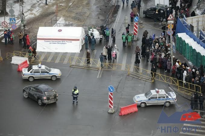 Санкт-Петербург встретил Дары волхвов морозом и километровой очередью