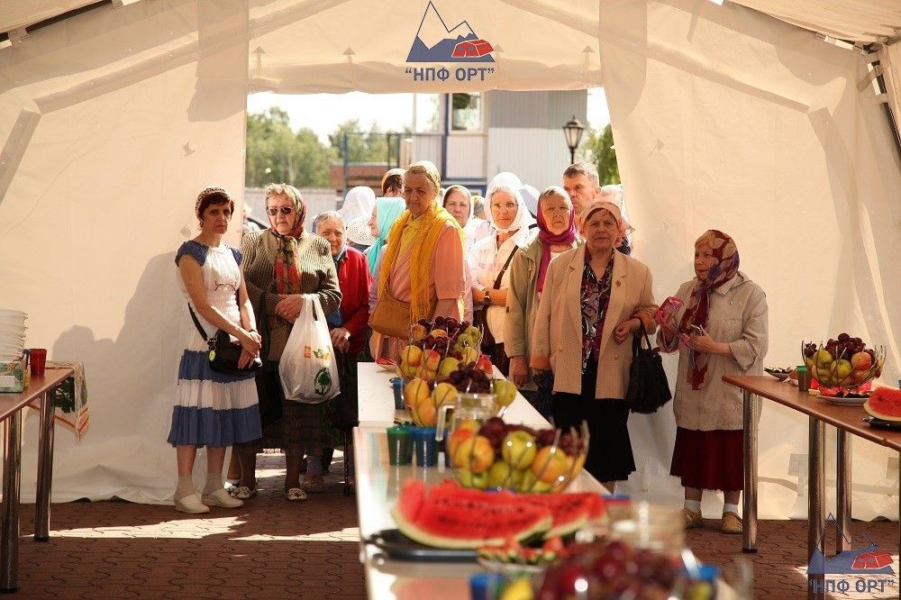 Престольный праздник в храме св. апостолов Петра и Павла при больнице им. И. И. Мечникова