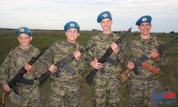 «Памир-30» — палатка для детского военно-полевого лагеря «Беркут»